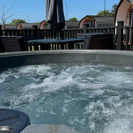 Ffrith Park Hotel Pods Prestatyn Buitenkant foto