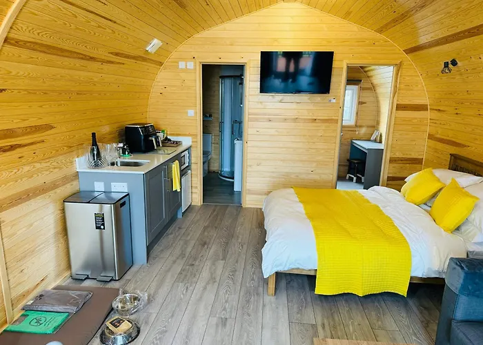 Ffrith Park Hotel Pods
